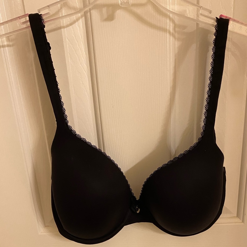 Black simple Body by Victoria lined perfect coverage 34DD